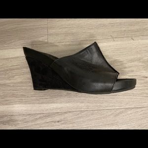 A2 Black platform wedges 9W
